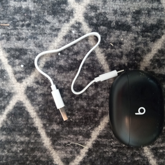 Wireless beats headphones